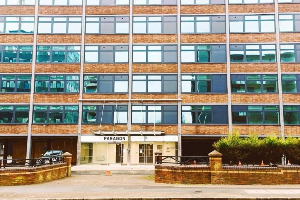 Brand New Modern 1 Bed Apartment Near Old Trafford Stadium Manchester Exterior photo